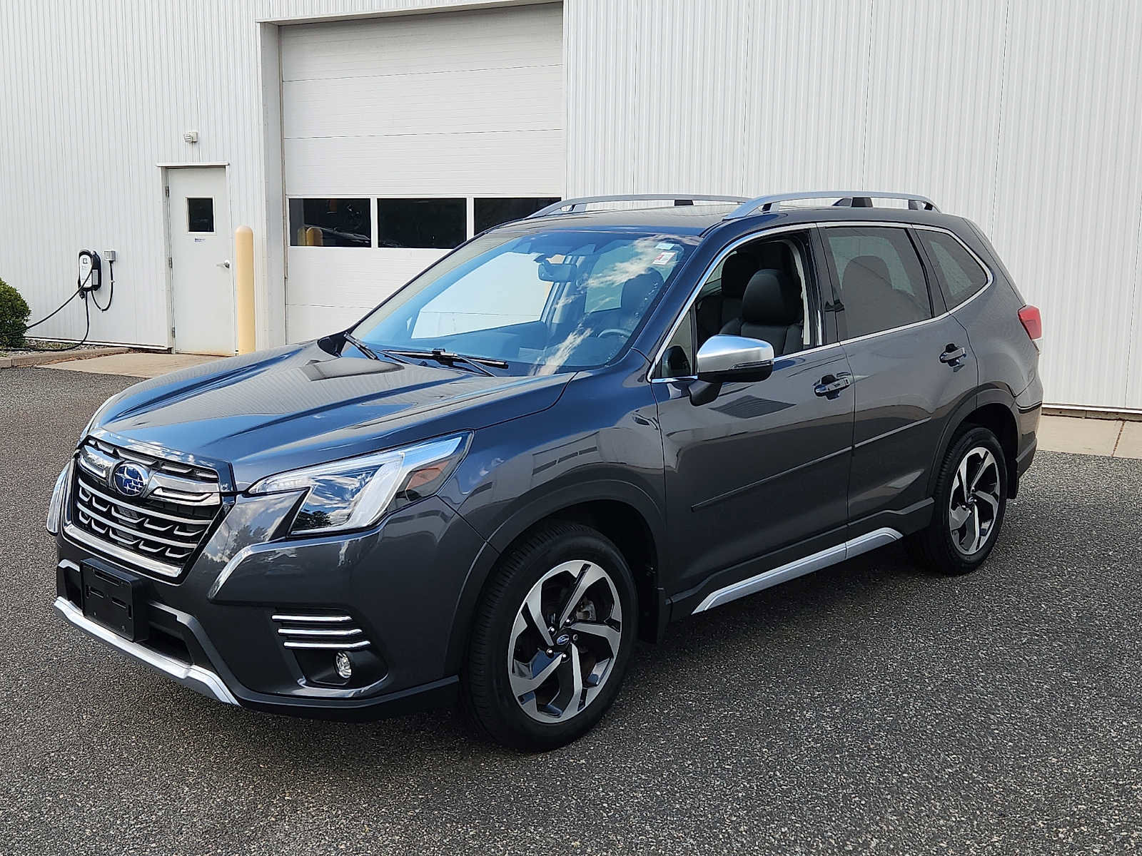 Used 2023 Subaru Forester Touring AWD/4WD image 3