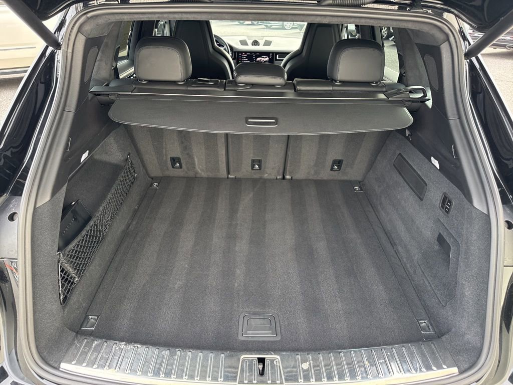 Used 2023 Porsche Cayenne GTS image 12