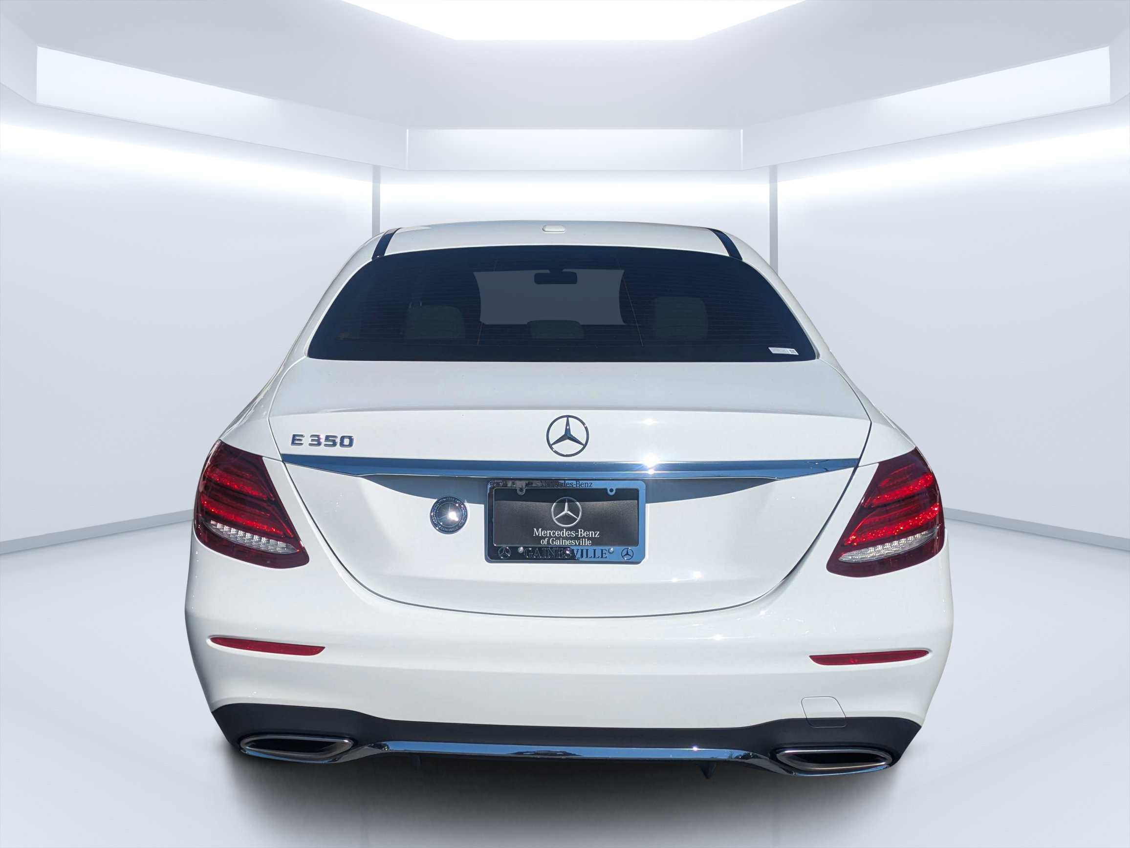 Used 2020 Mercedes-Benz E 350 Sedan image 4