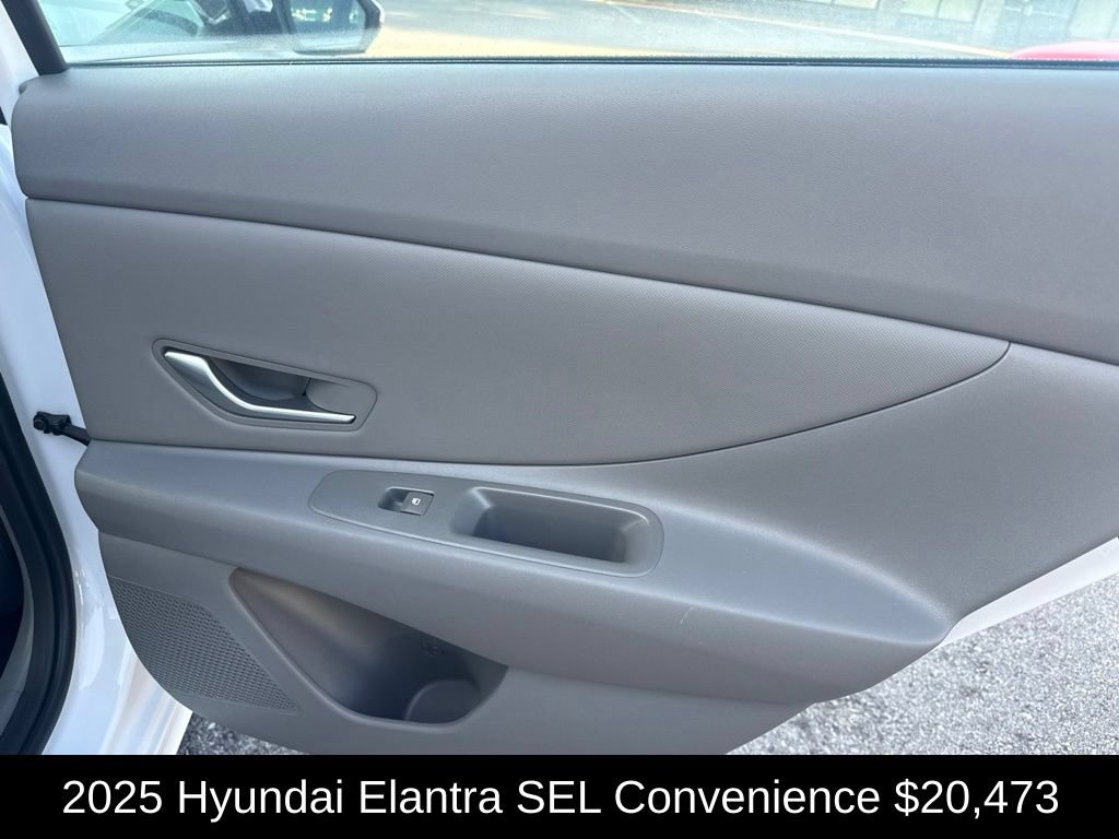 Used 2025 Hyundai Elantra SEL FWD image 19