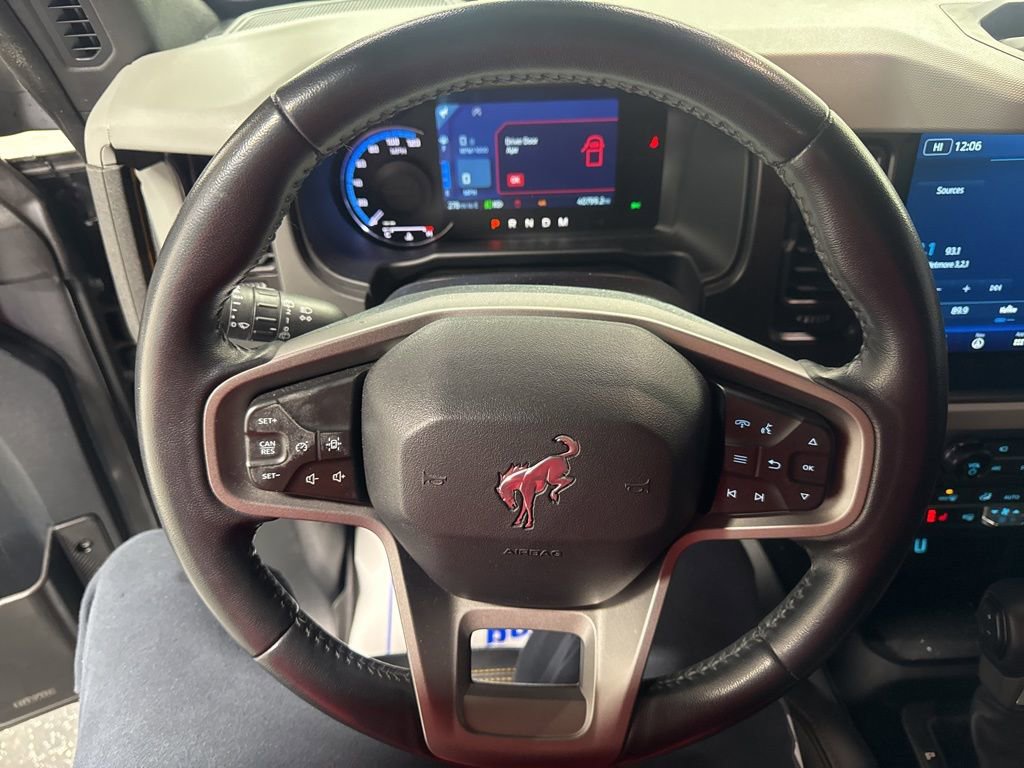 Used 2022 Ford Bronco Badlands w/ Sasquatch Package image 14