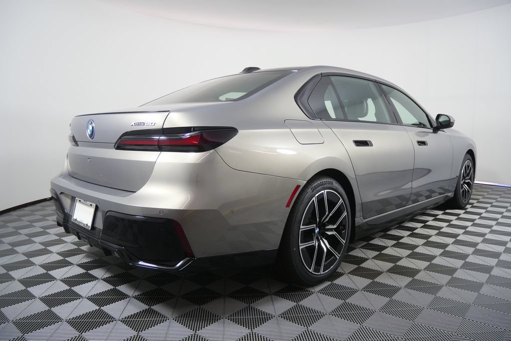 New 2026 BMW i7 xDrive60 AWD/4WD image 3