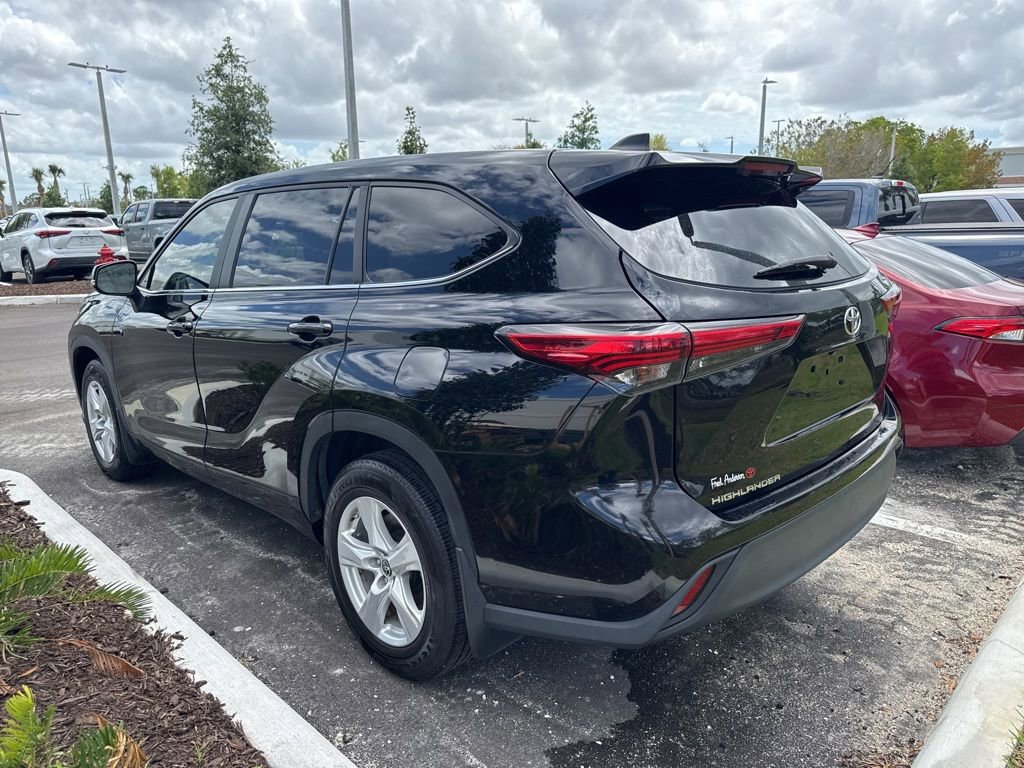 Used 2023 Toyota Highlander L image 6