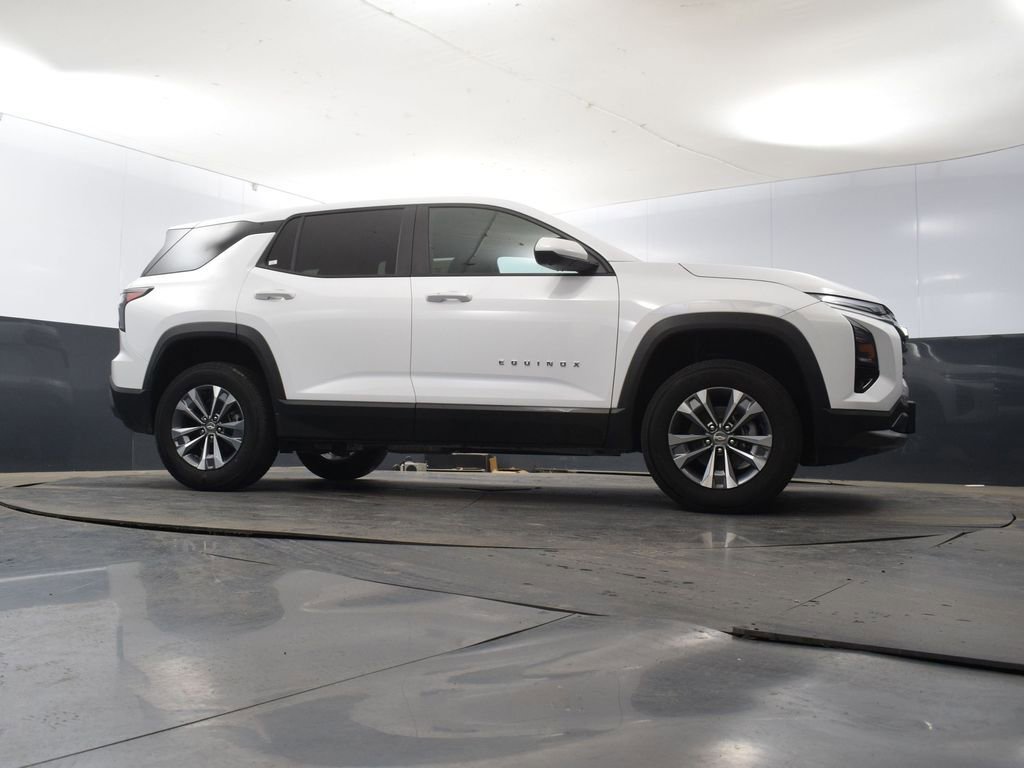 New 2025 Chevrolet Equinox LT w/ Safety and Technology Package image 46