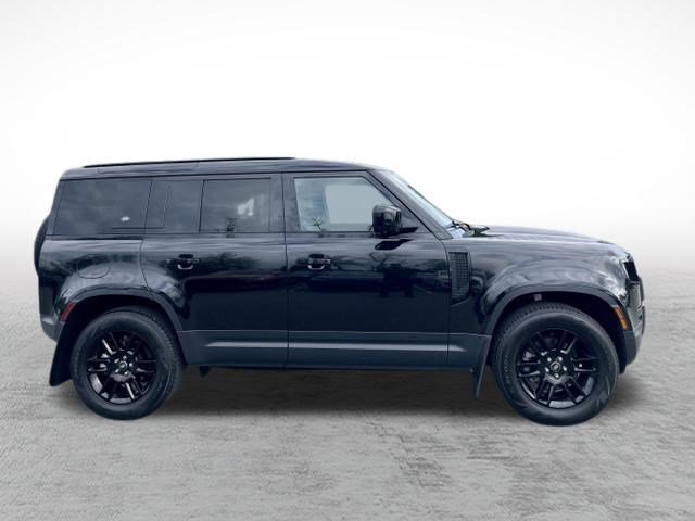 Used 2024 Land Rover Defender 110 S image 4