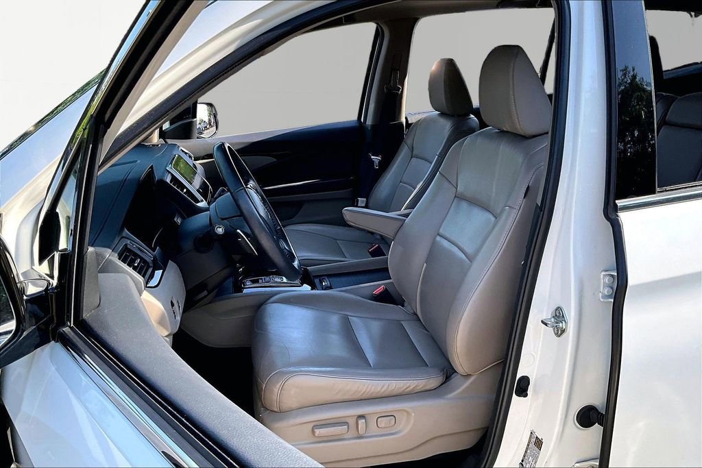 Certified 2017 Honda Pilot Touring image 15