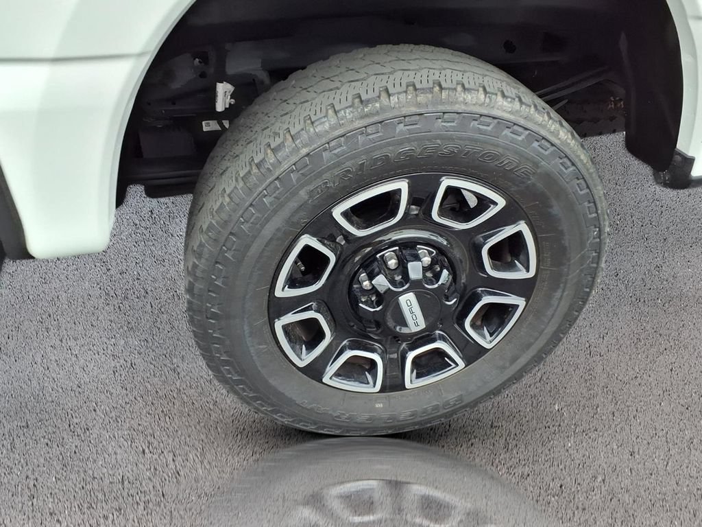 New 2025 Ford F250 Platinum w/ FX4 Off-Road Package AWD/4WD image 28
