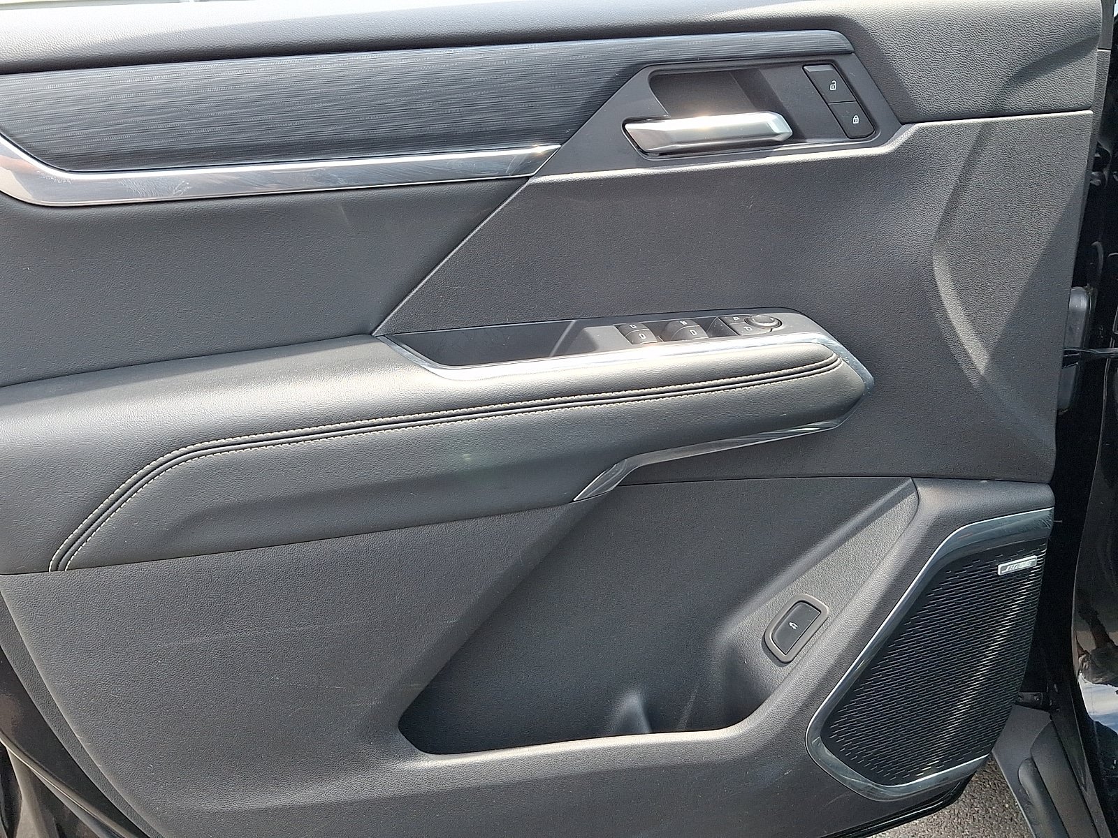 Used 2025 GMC Acadia Elevation FWD image 13