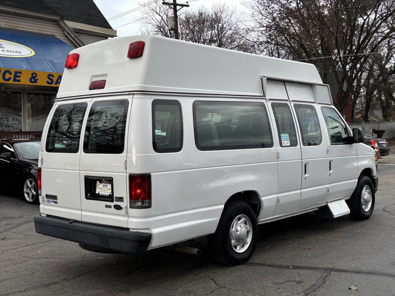 Used 2011 Ford E-250 and Econoline 250 Extended w/ PWR Group image 8