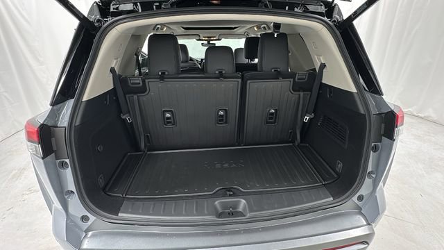 New 2026 Nissan Pathfinder Platinum image 18