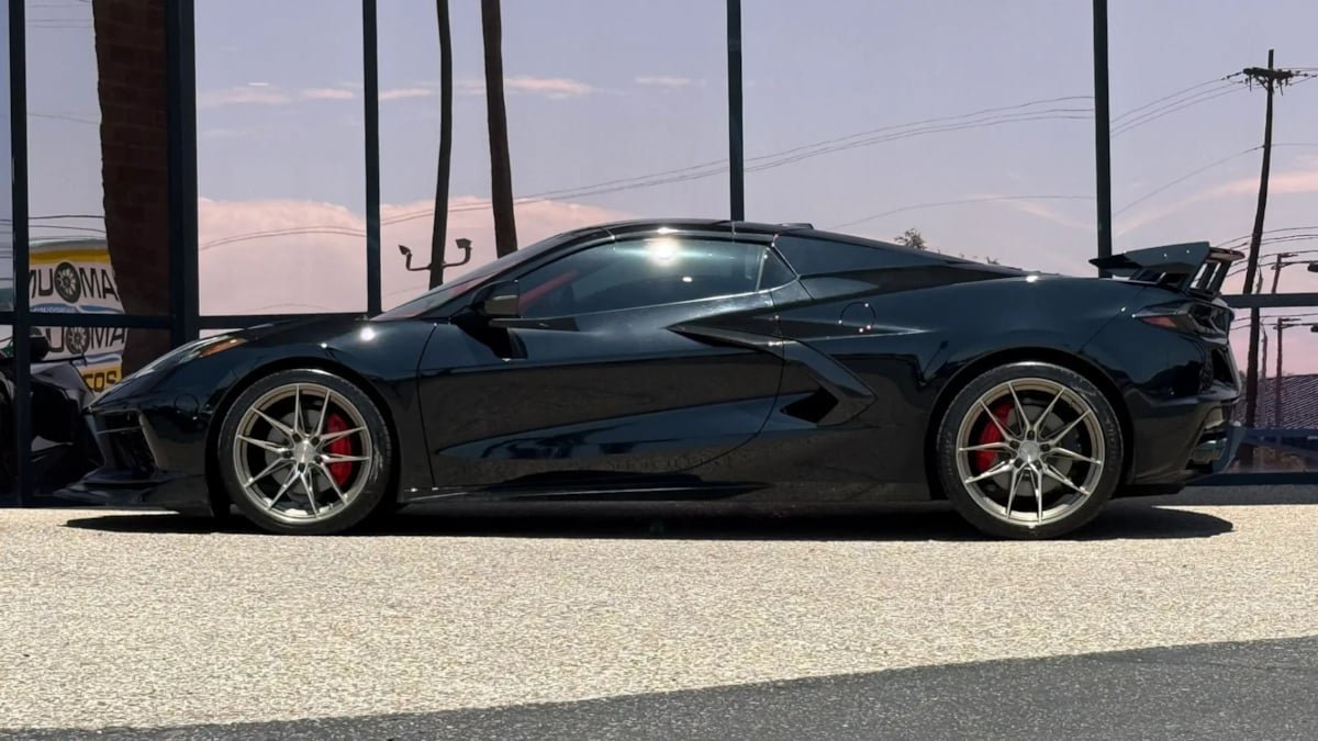 Used 2024 Chevrolet Corvette Stingray Premium Conv w/ 3LT RWD image 5