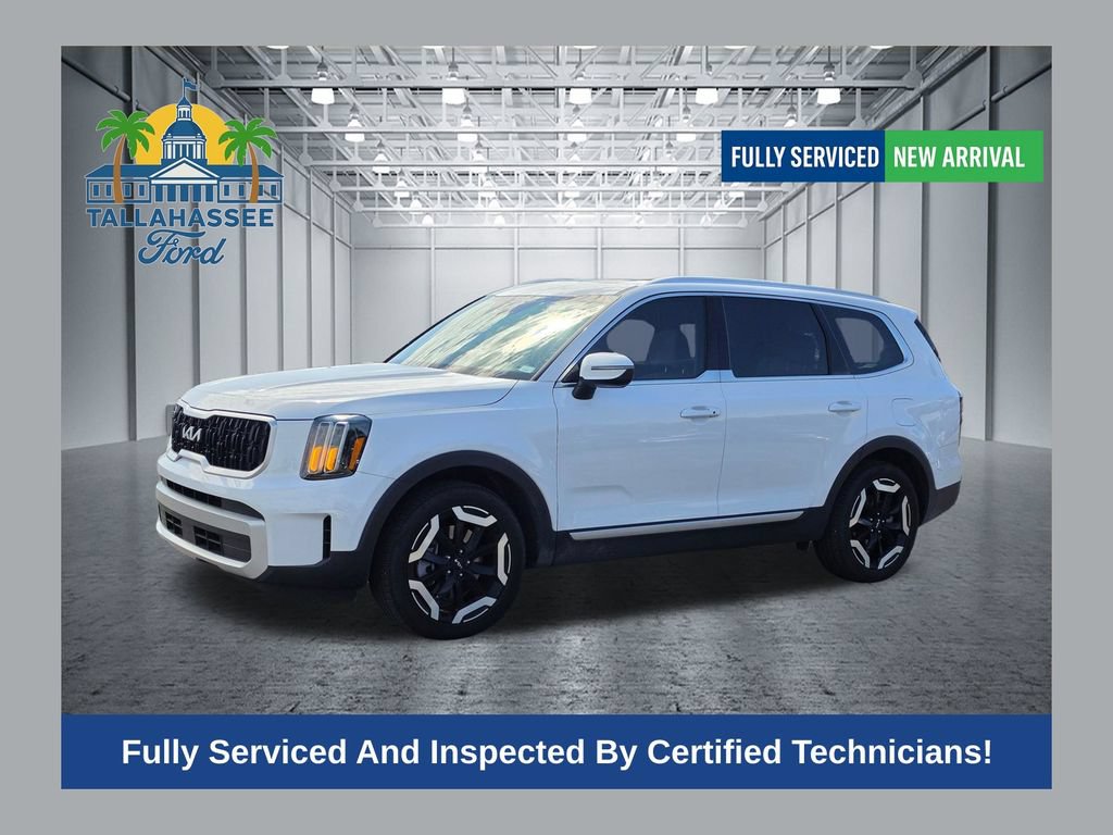 Used 2024 Kia Telluride EX w/ EX Captain's Chair Package
