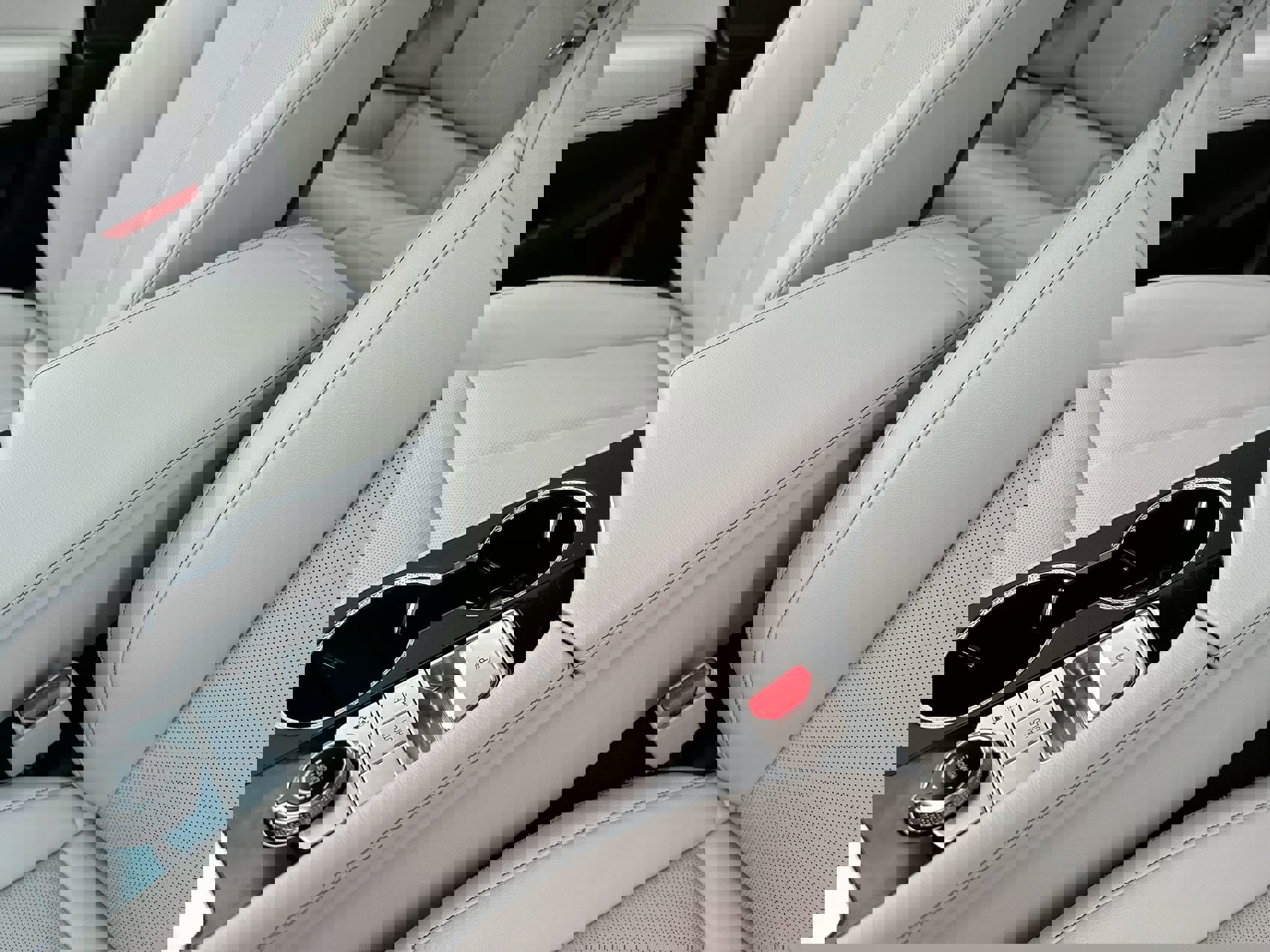 Used 2024 Genesis G70 2.5T image 21