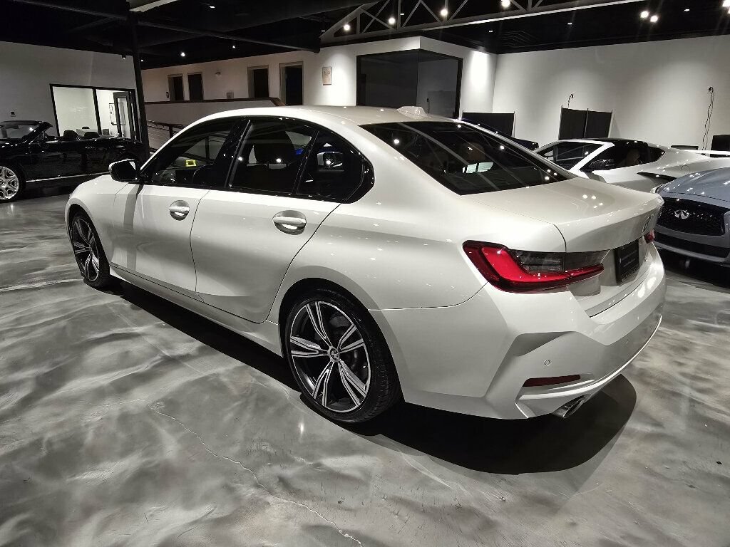 Used 2023 BMW 330i Sedan w/ Convenience Package RWD image 7