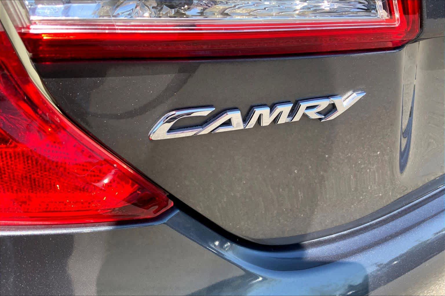 Used 2014 Toyota Camry LE FWD image 32