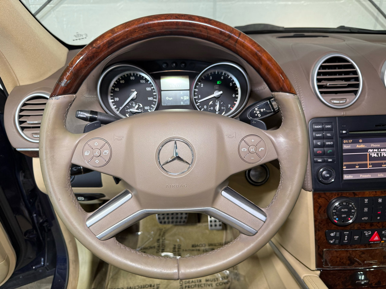 Used 2010 Mercedes-Benz GL 550 4MATIC image 14