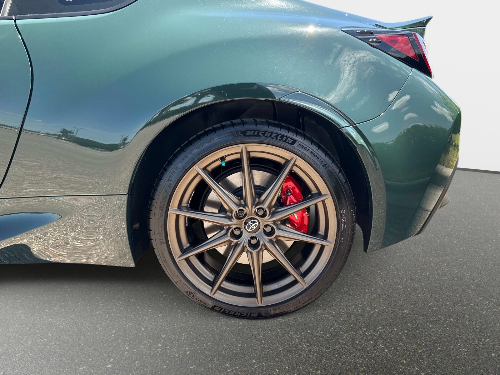 Used 2025 Toyota GR86 Hakone Edition RWD image 10