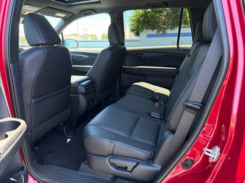 Certified 2025 Honda Passport EX-L image 19