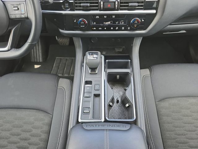 Used 2025 Nissan Pathfinder SV FWD image 3