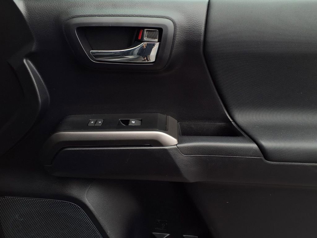 Used 2021 Toyota Tacoma TRD Sport w/ Technology Package RWD image 25