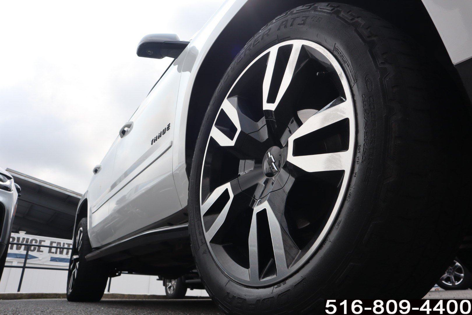 Used 2019 Chevrolet Tahoe Premier w/ RST 6.2L Performance Edition AWD/4WD image 9