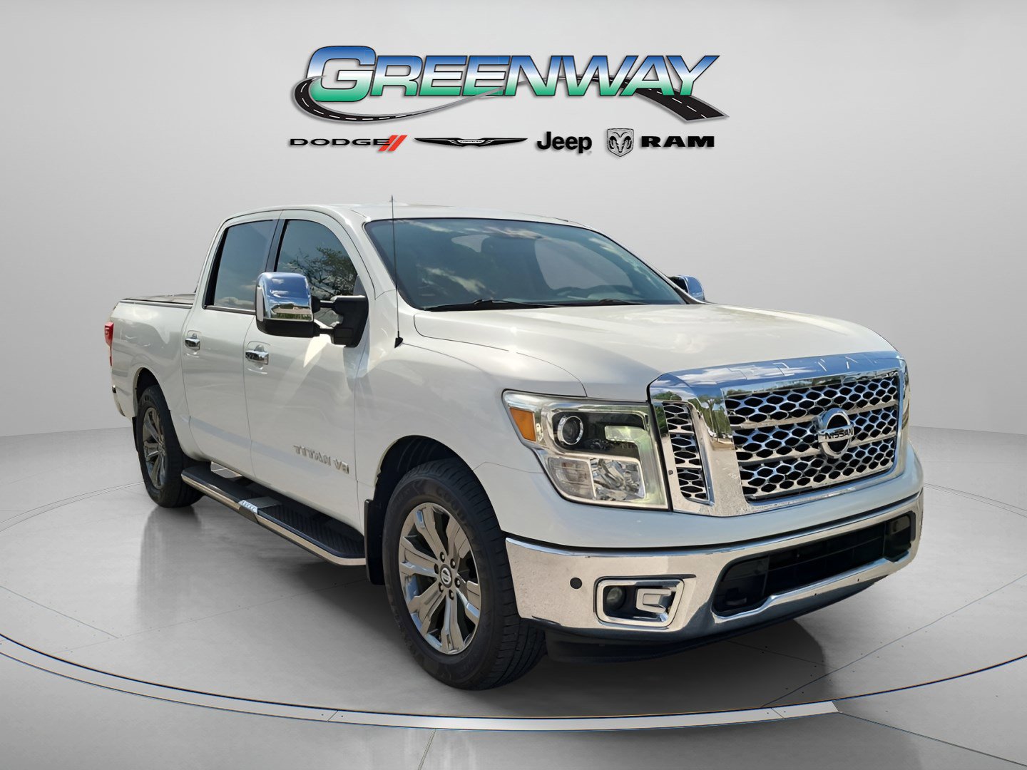 Used 2019 Nissan Titan SL w/ Chrome Package RWD image 1