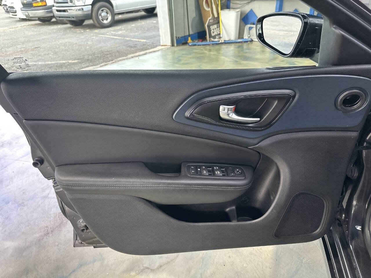 Used 2016 Chrysler 200 S w/ Comfort Group image 17