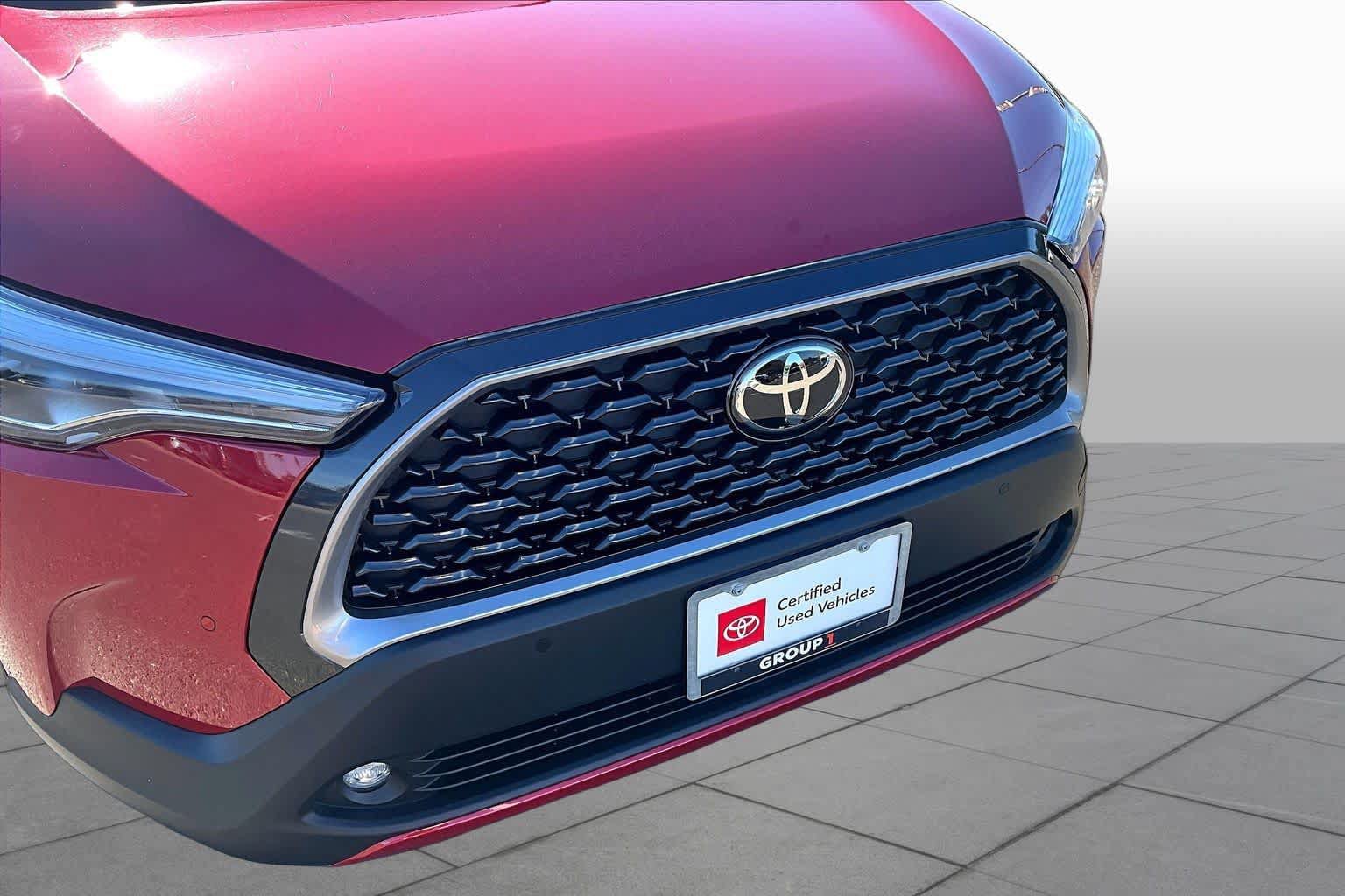 Certified 2022 Toyota Corolla Cross XLE w/ Convenience Package FWD image 29