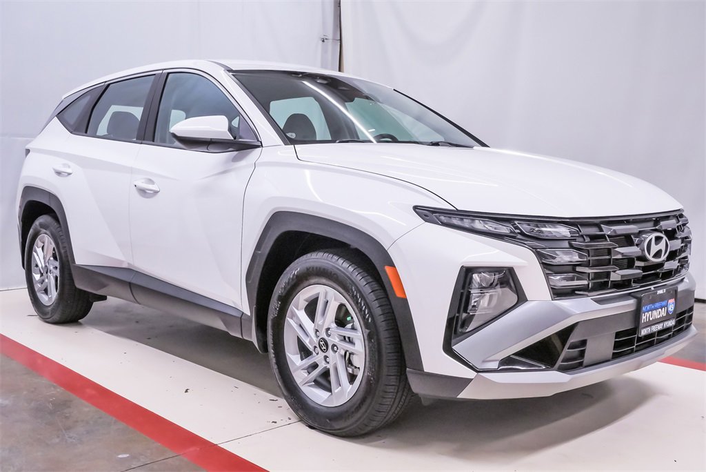Certified 2025 Hyundai Tucson SE image 5