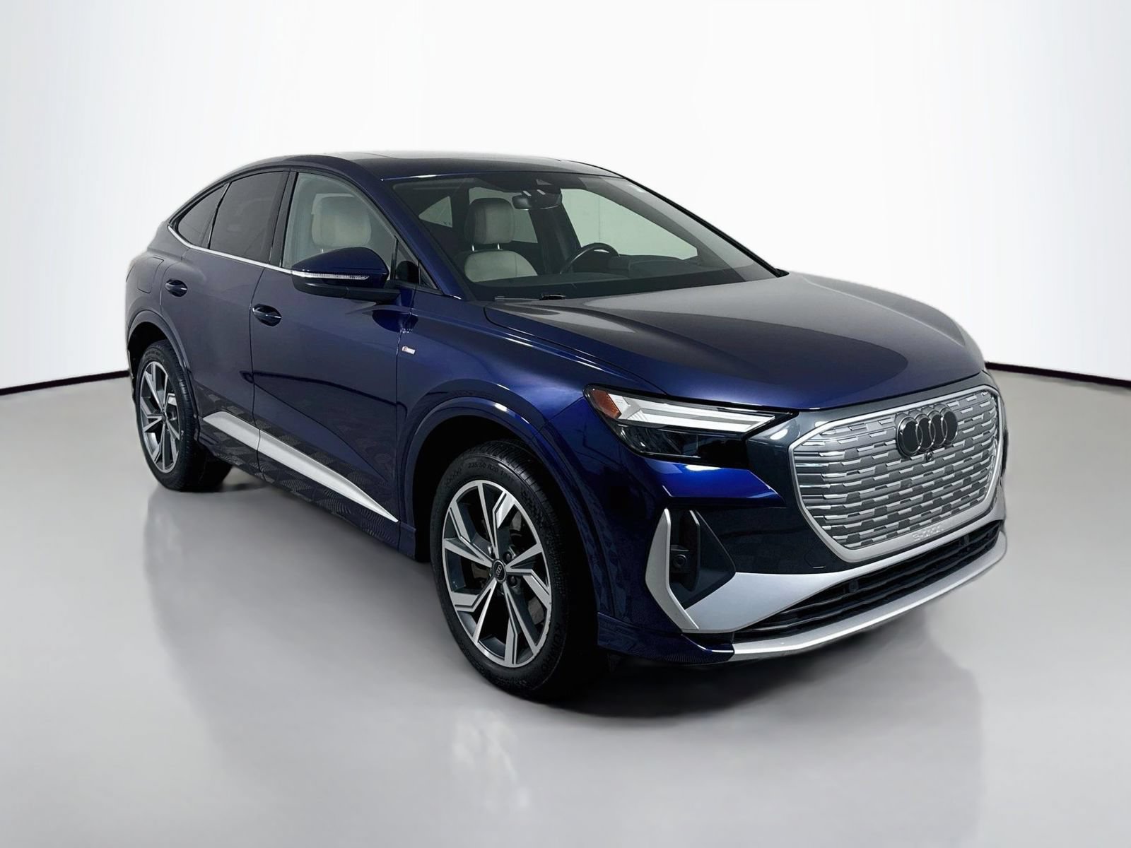 Certified 2023 Audi Q4 e-tron Premium Plus w/ Premium Plus AWD/4WD image 7