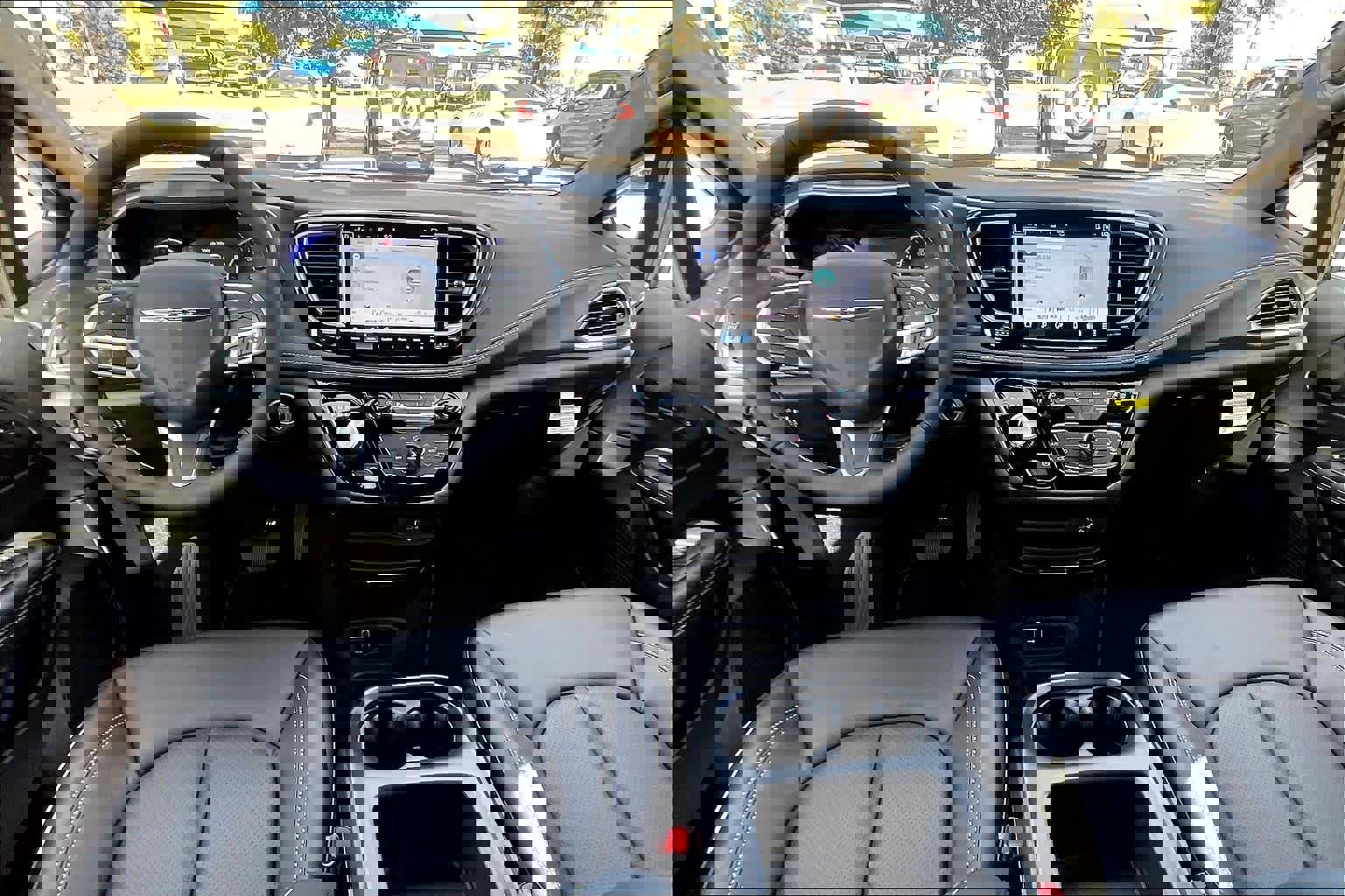 New 2026 Chrysler Pacifica Select image 5