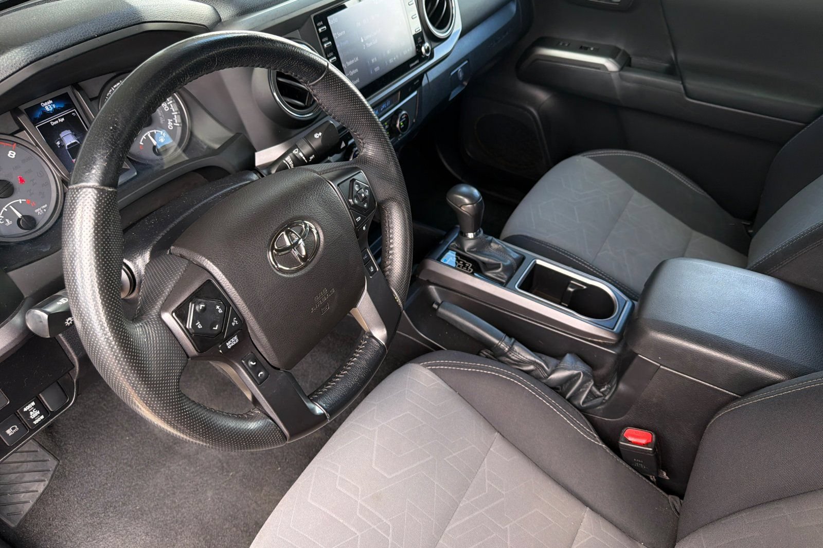 Used 2023 Toyota Tacoma TRD Off-Road w/ Technology Package AWD/4WD image 12
