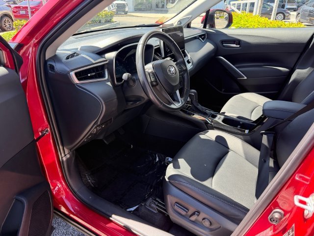 Used 2023 Toyota Corolla Cross XLE w/ Convenience Package AWD/4WD image 10