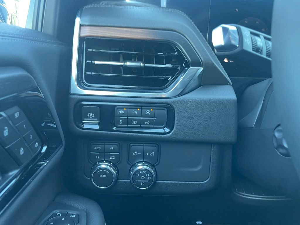 New 2026 GMC Yukon XL Denali w/ Sun & Power Step Package AWD/4WD image 12