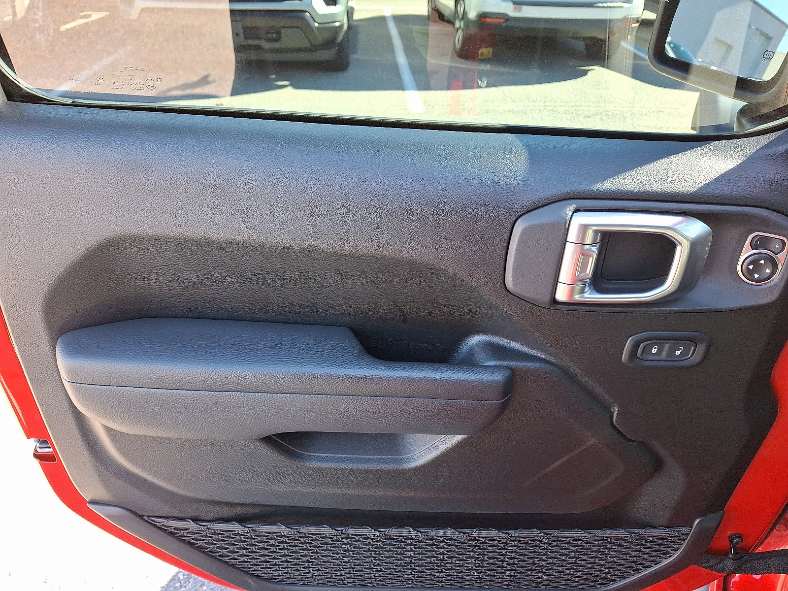 Used 2025 Jeep Wrangler Sport image 13