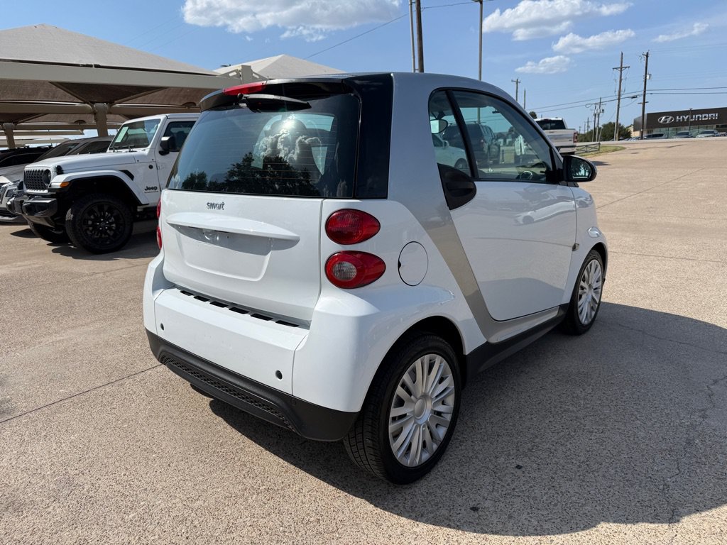 Used 2015 smart fortwo pure RWD image 7