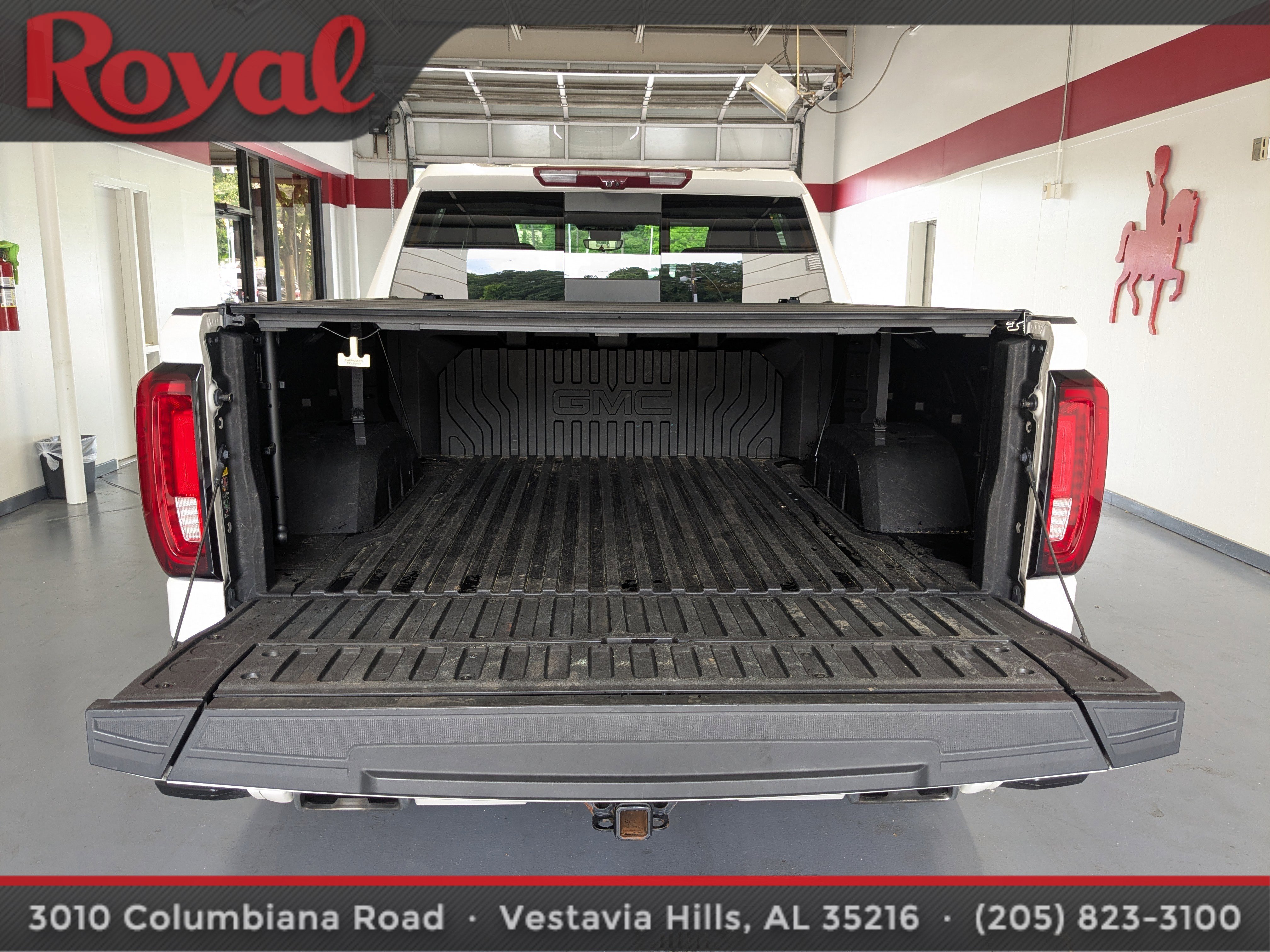 Used 2024 GMC Sierra 1500 Denali Ultimate AWD/4WD image 11