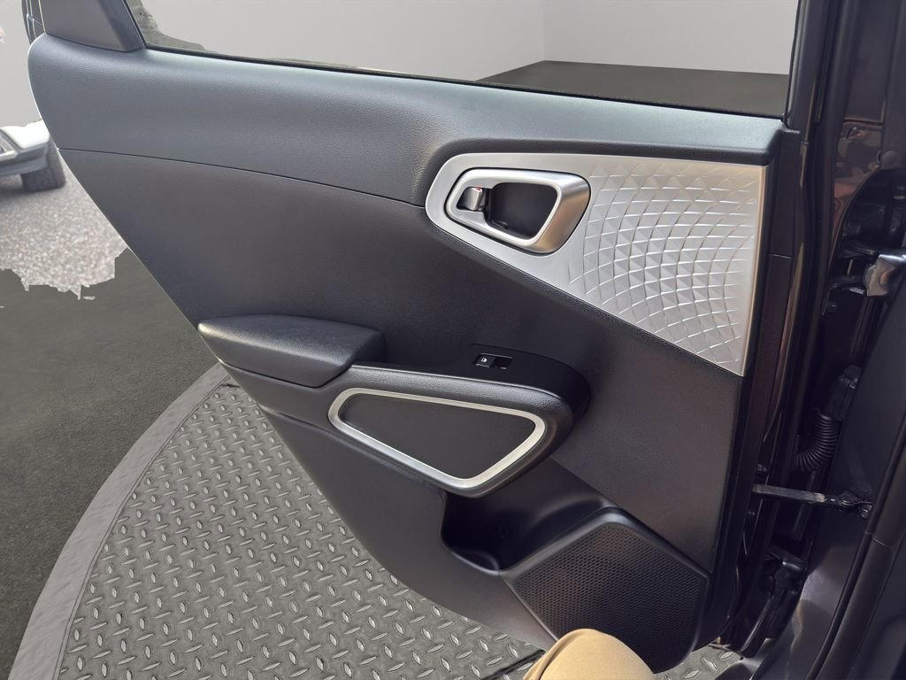 Used 2023 Kia Soul LX w/ Option Group 015 image 28