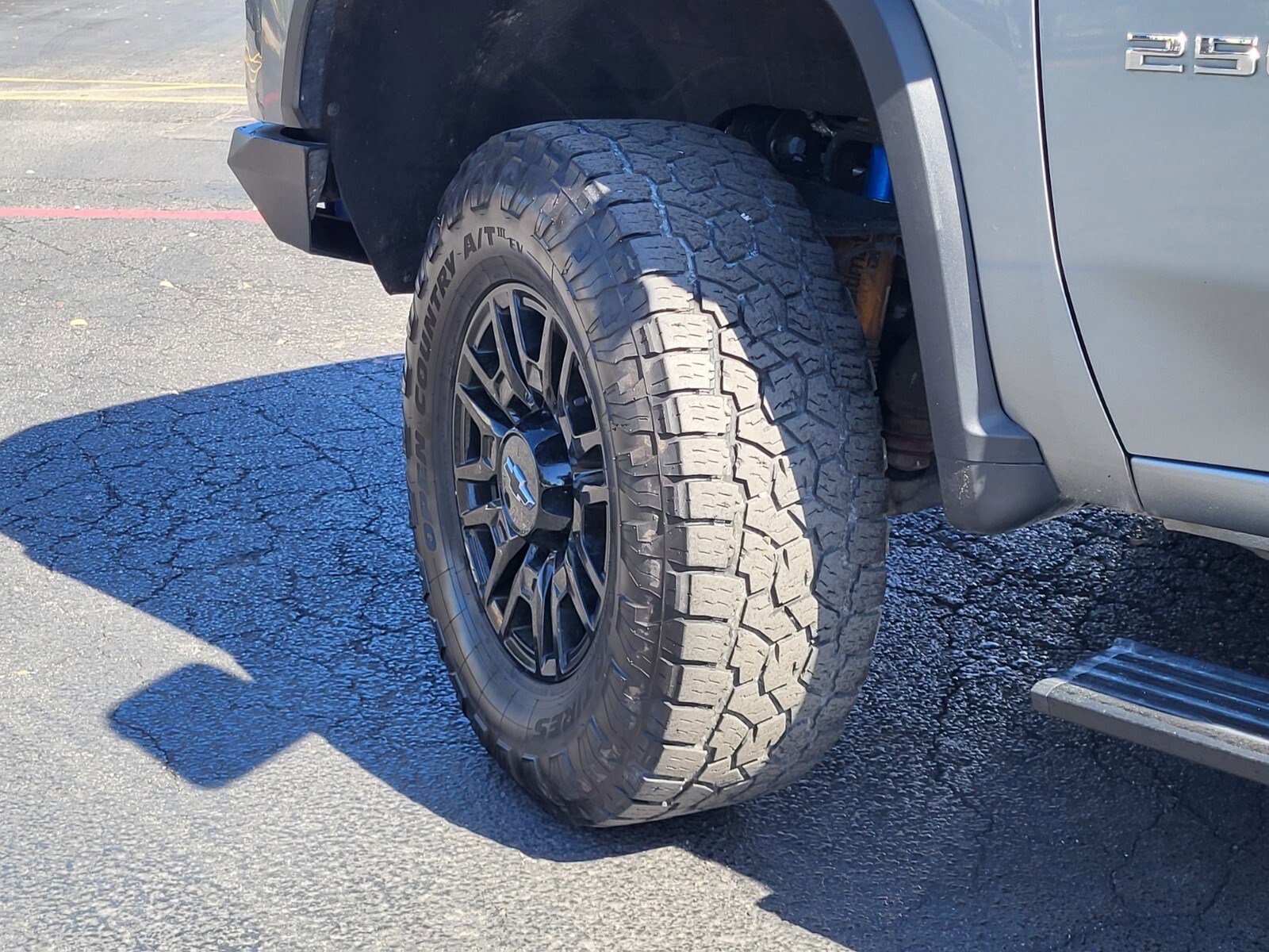 Used 2025 Chevrolet Silverado 2500 ZR2 w/ Technology Package image 33