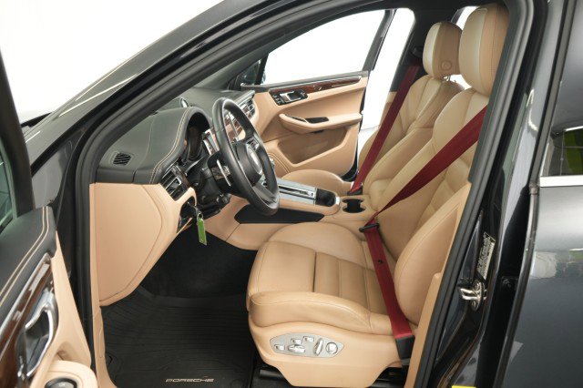 Used 2022 Porsche Macan S image 32