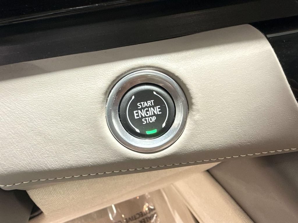 Used 2023 Cadillac Escalade Premium Luxury Platinum AWD/4WD image 22
