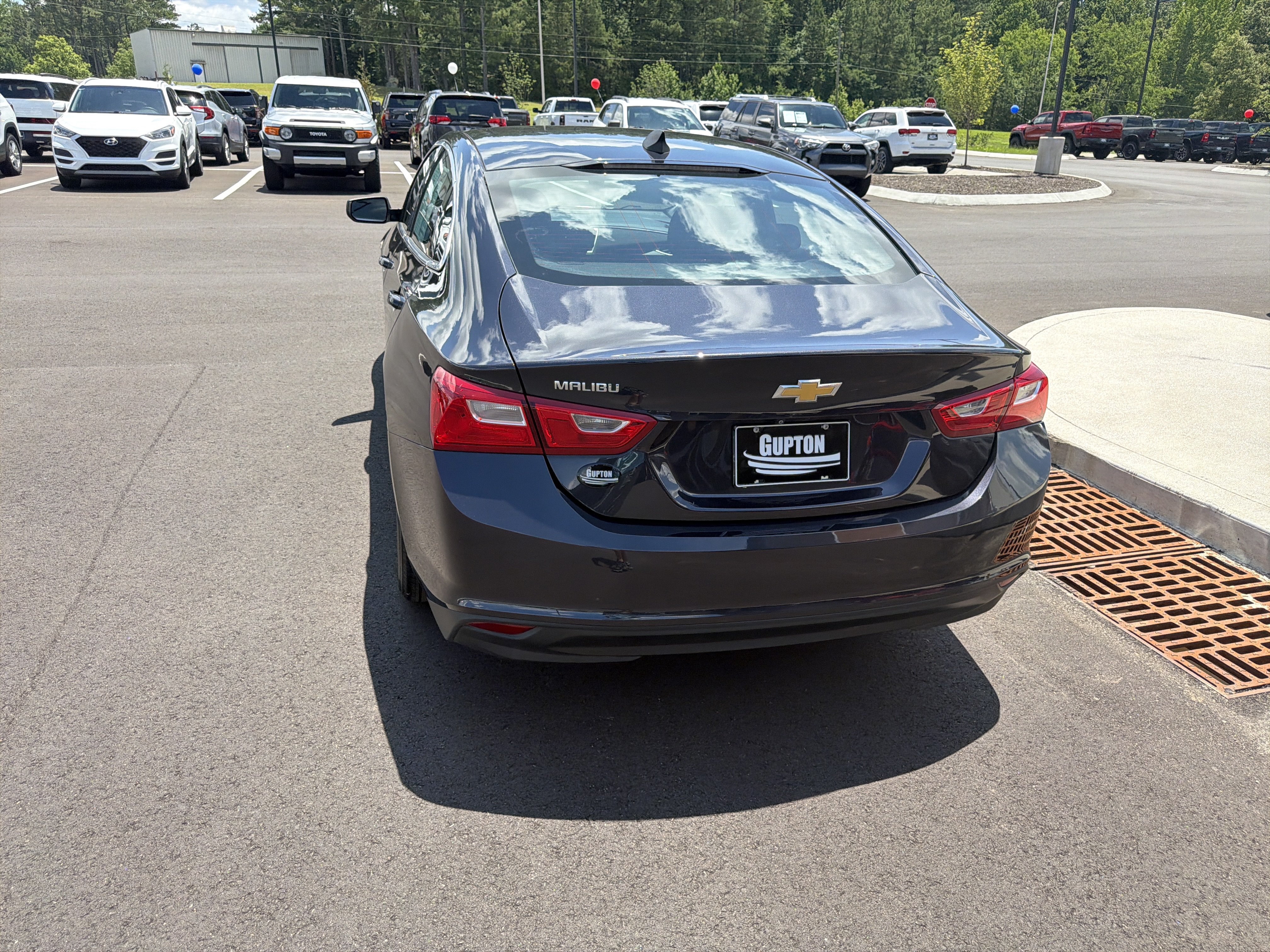 Used 2023 Chevrolet Malibu LS FWD image 17