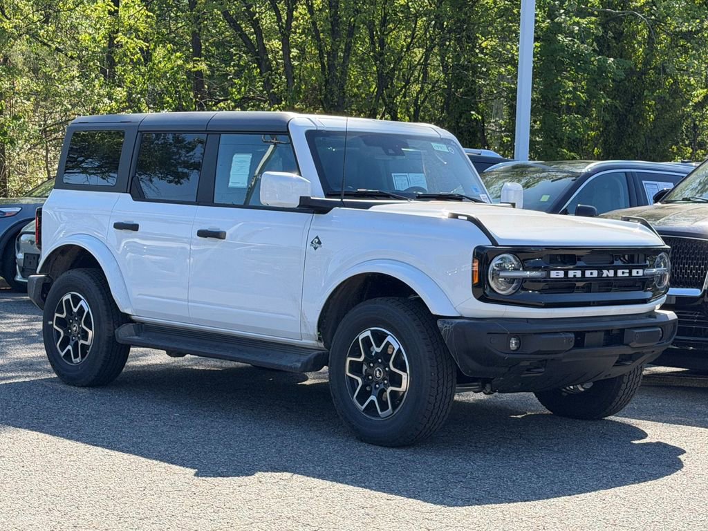 New 2026 Ford Bronco Outer Banks AWD/4WD image 1