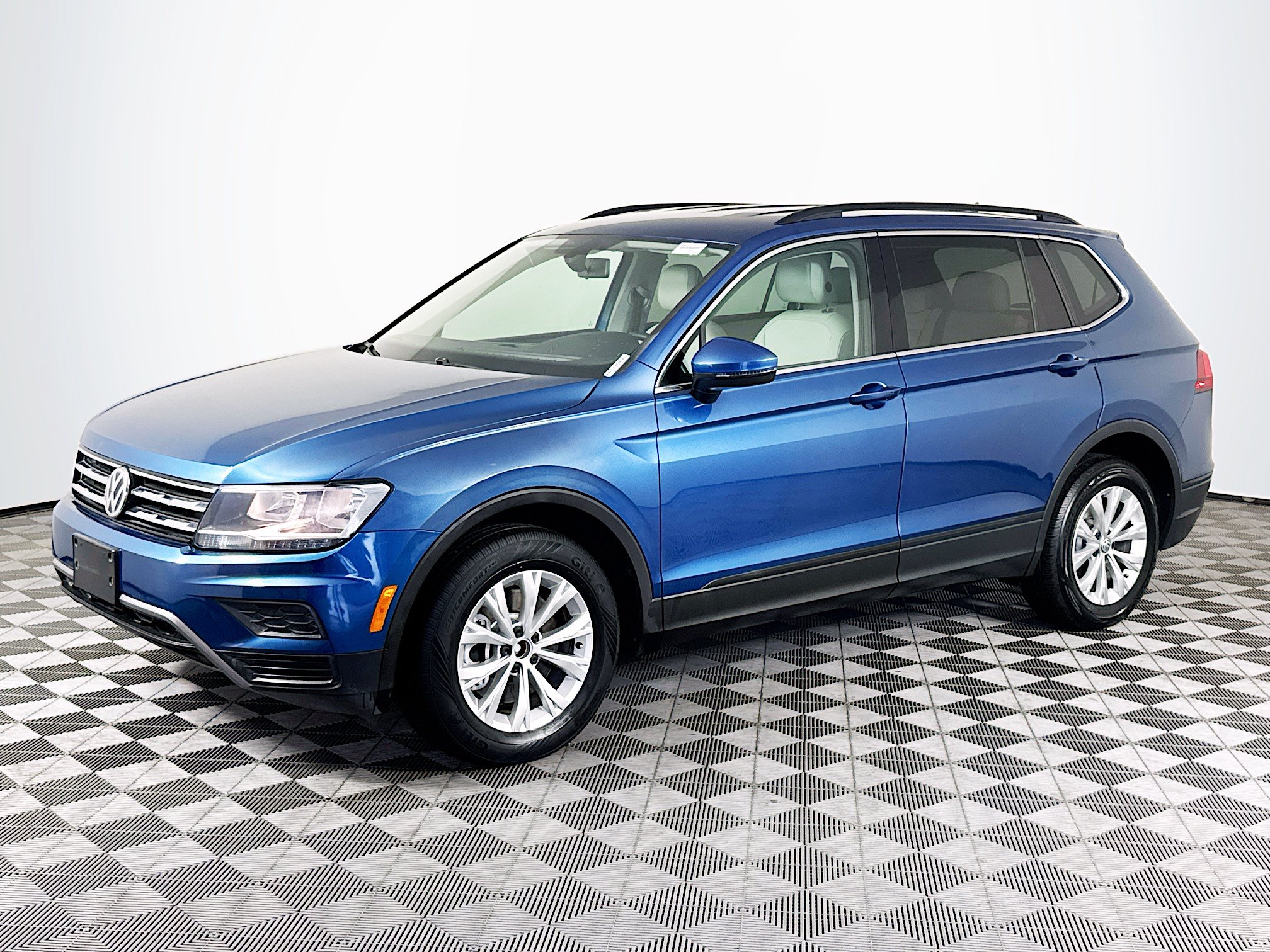 Used 2019 Volkswagen Tiguan SE FWD image 4