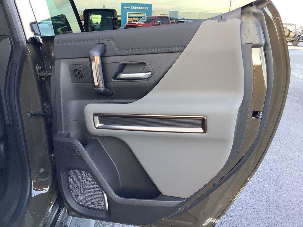New 2025 GMC Hummer EV 2X AWD/4WD image 60