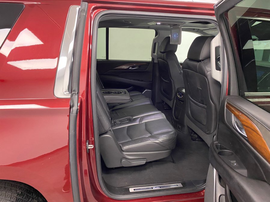 Used 2019 Cadillac Escalade ESV Premium Luxury image 36