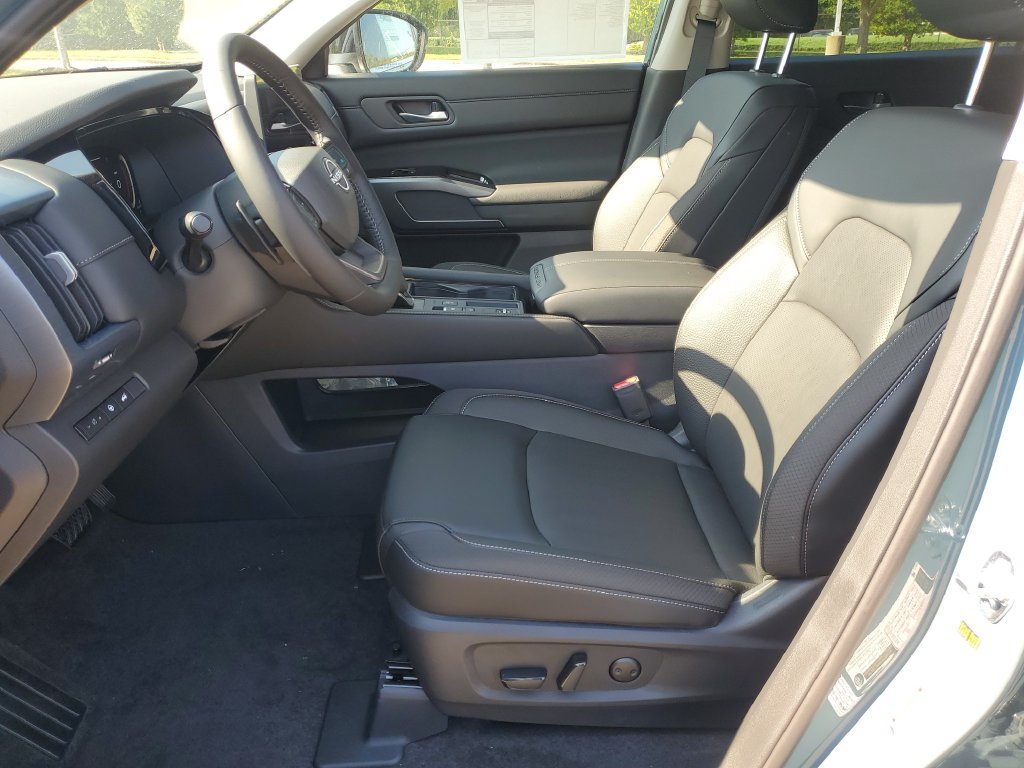 New 2026 Nissan Pathfinder SL FWD image 20