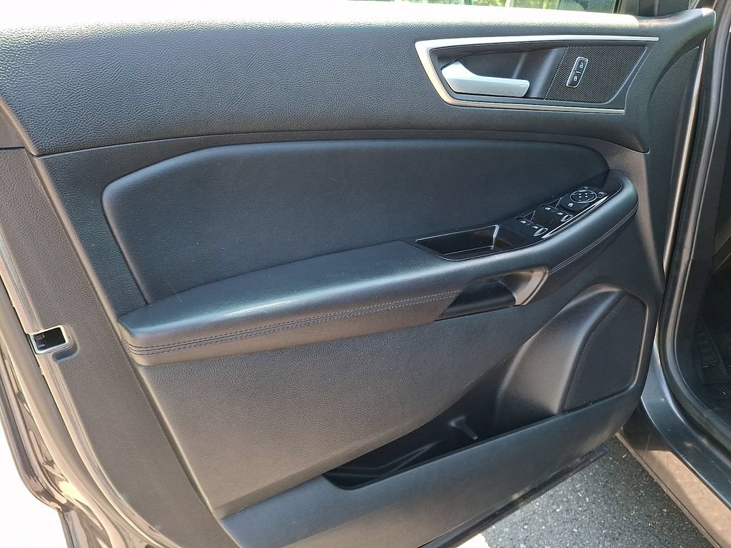 Used 2015 Ford Edge SEL w/ Equipment Group 201A AWD/4WD image 14