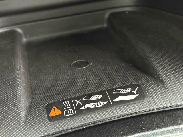 Used 2023 Chevrolet Equinox Premier image 23