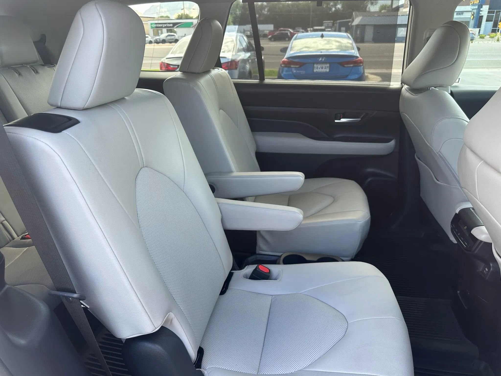 Used 2024 Toyota Grand Highlander AWD image 26